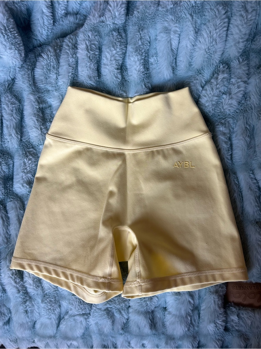 AYBL Set, Staple Halterneck Crop Top & Staple Shorts 🌟 - Picture 5 of 8